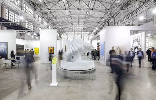 11月魔都文藝圖鑒 33場(chǎng)展覽全搜羅，從凌空金魚到美少女戰(zhàn)士的藝術(shù)漫游